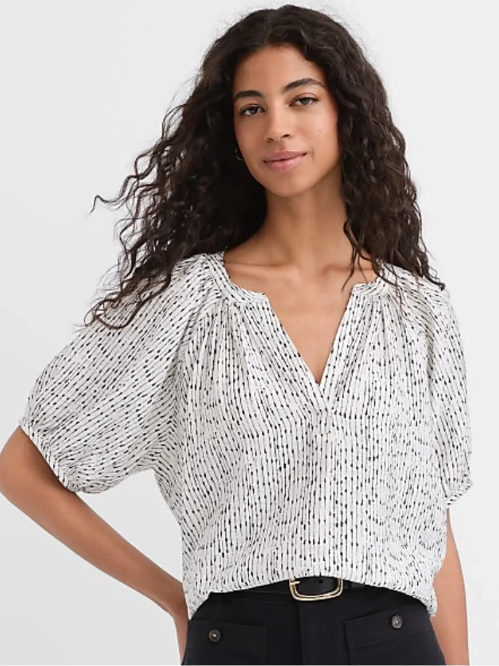 NWT Raindrop Puff Sleeve Split Neck Top - White/Black Print